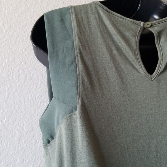 Bobeau Green Sleeveless Top  - Picture 6 of 8